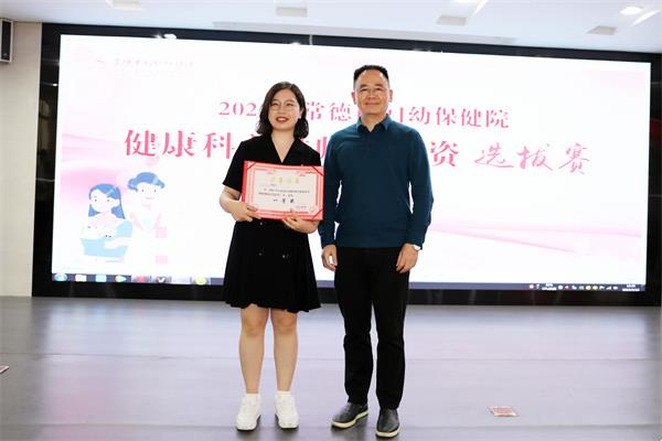 e5479c41ab574ee0bd25c914c12fb844.jpg
